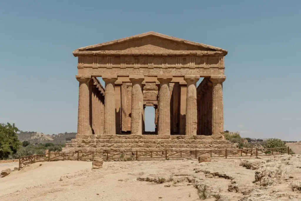 Ancient Greek temple representing the origins of Western philosophy